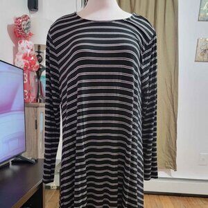 Pre owned Old Navy Black white Dress